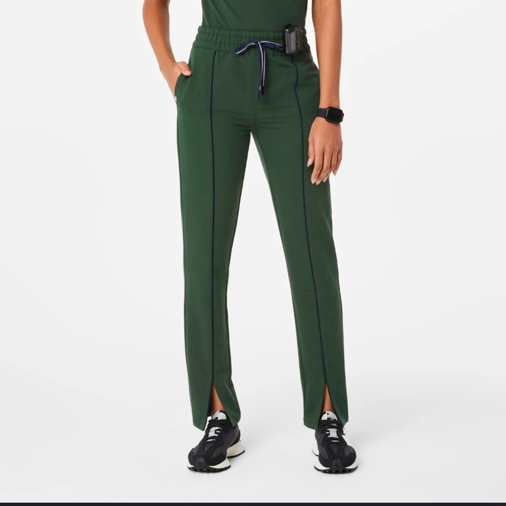 LIMITED EDITION LIRA SPLIT HEM SCRUB PANT